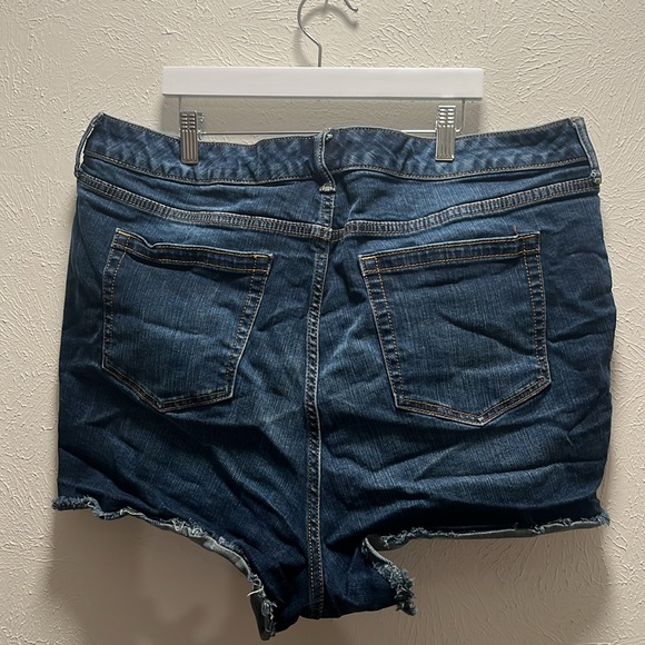 Torrid Distressed Cut-Off Denim Shorts Size 22 - Picture 3 of 5